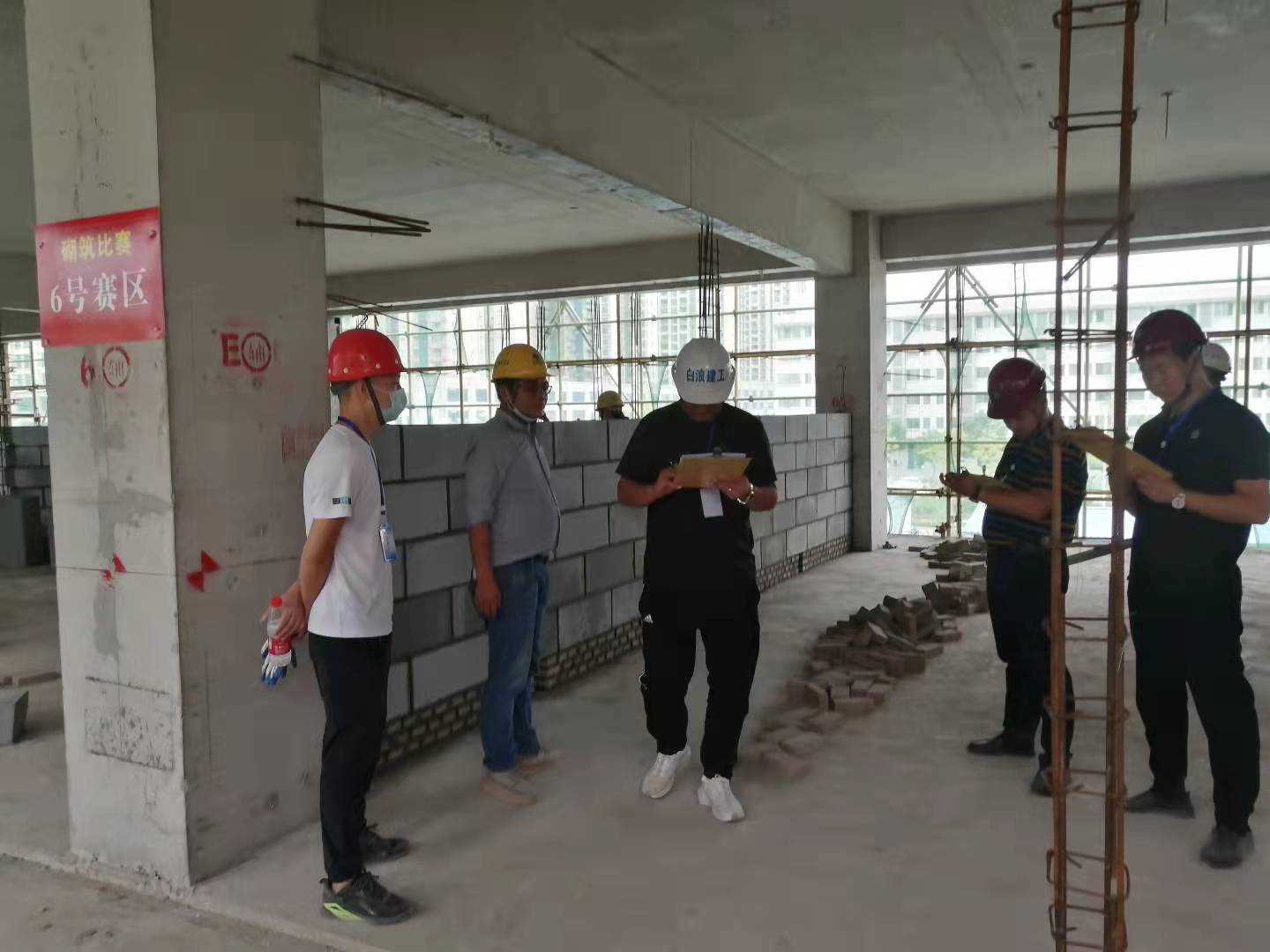 我公司參加市經(jīng)開區(qū)首界建筑行業(yè)技能競賽(圖3) 我公司參加市經(jīng)開區(qū)首界建筑行業(yè)技能競賽(圖3)